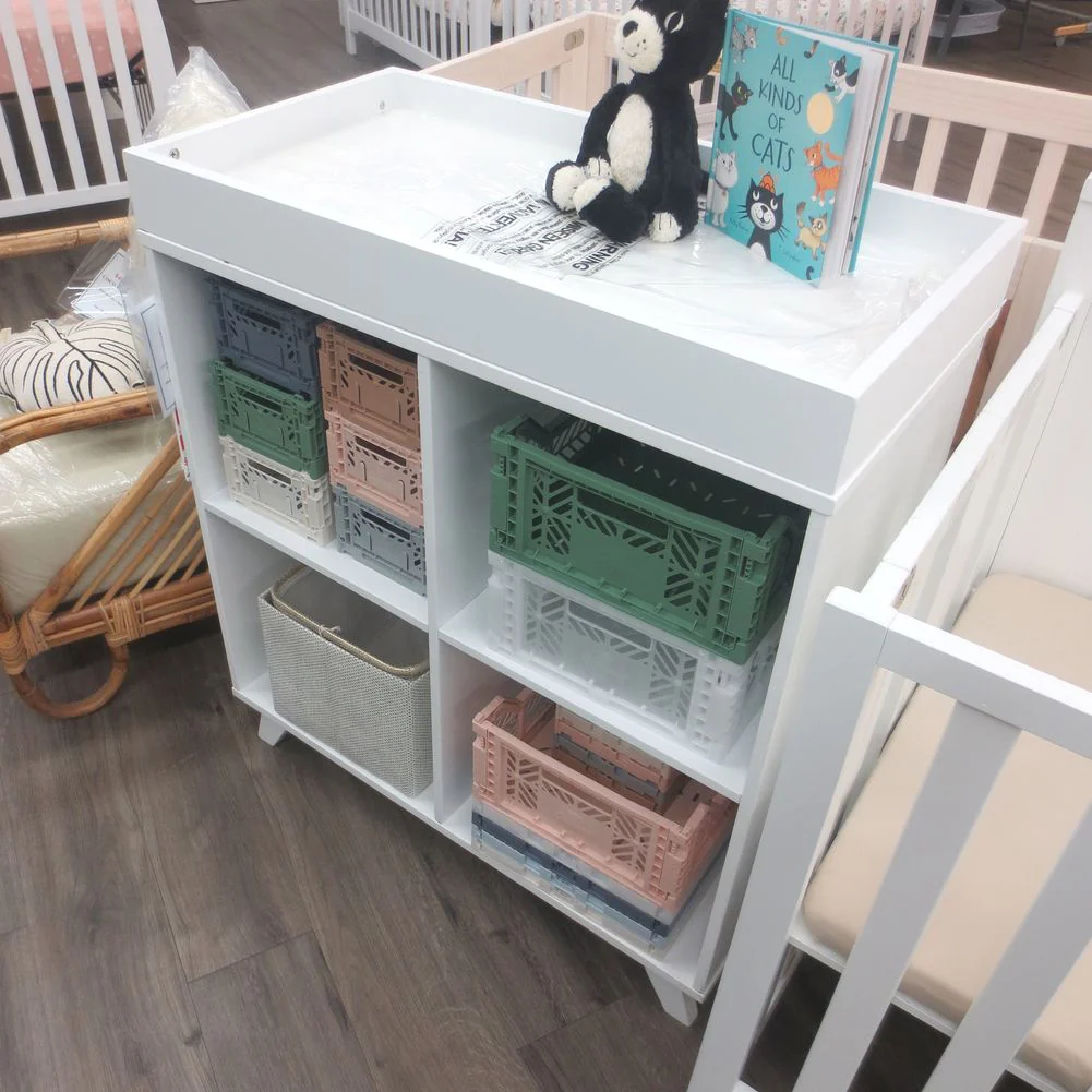 DaVinci Otto Convertible Changing Table and Cubby Bookcase - White (Floor Model) - Image 3