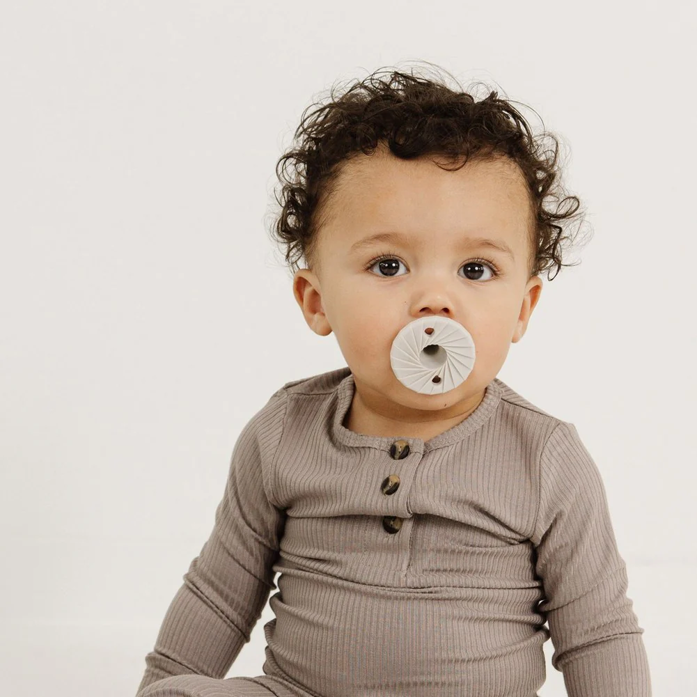 Doodle & Co. Tokyo Pop Pacifier - Cream/Coal (Stage 1, 0 Months and up) - Image 4