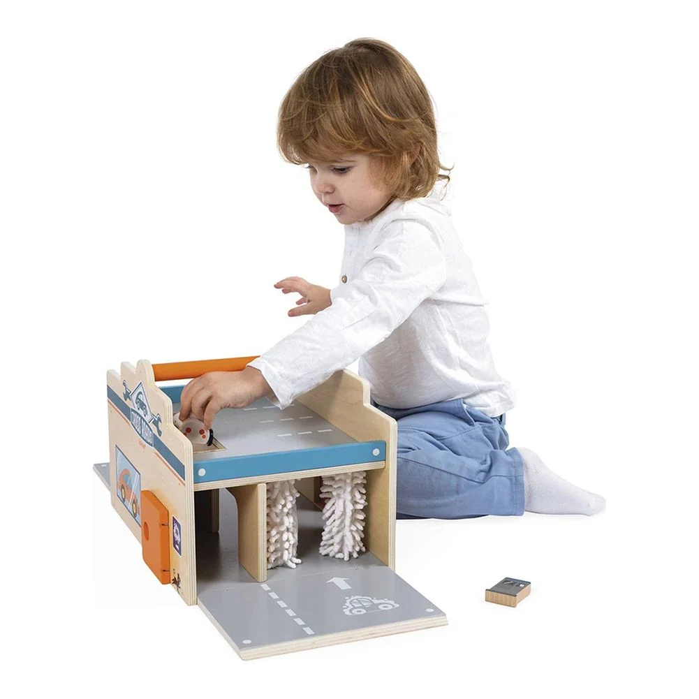 Janod Cross Roads Garage Wooden Playset - Image 2