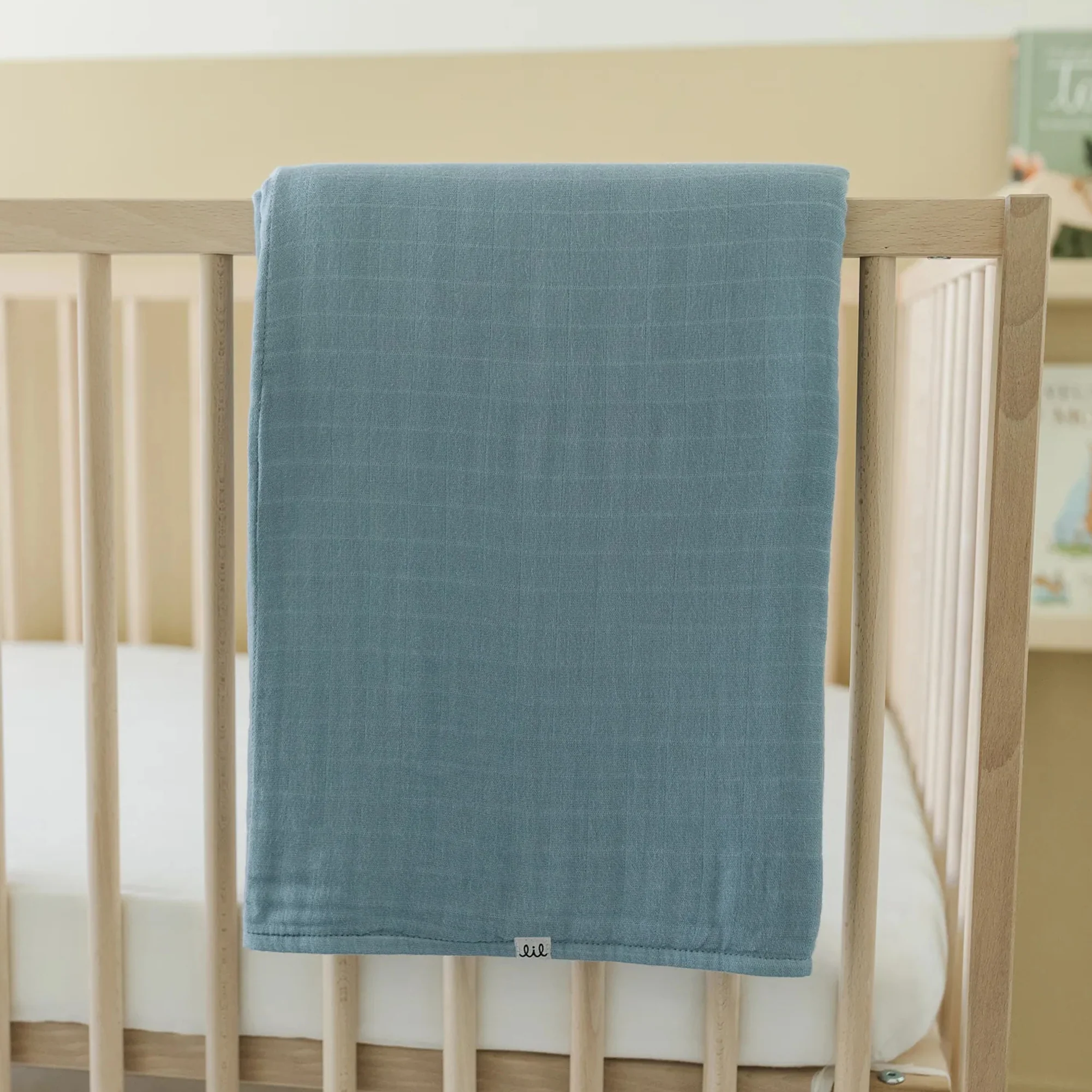 Lil North Bamboo and Cotton Blend Muslin 8-Layer Blanket - Image 2