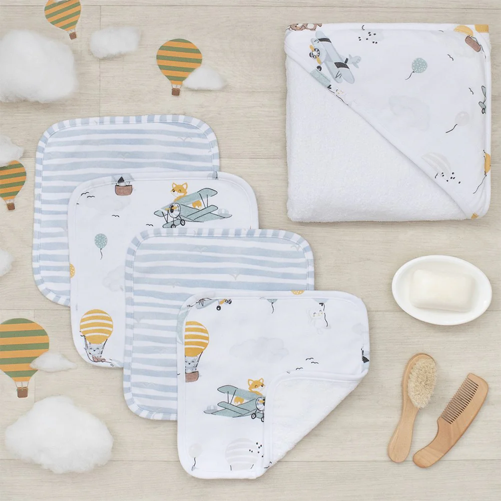 Living Textiles 5-Piece Hooded Towel and Washcloths Gift Set - Image 5