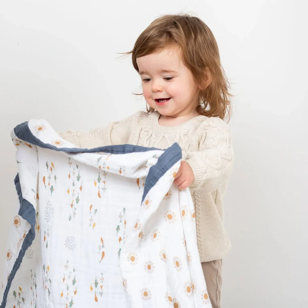 Lulujo Classic Muslin Quilt - Image 3