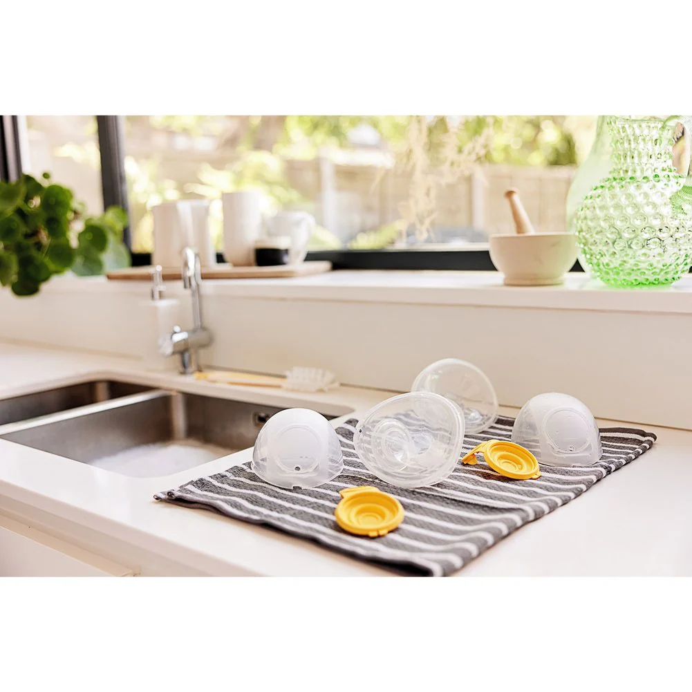 Medela Freestyle Hands-free Double Electric Breast Pump - Image 9