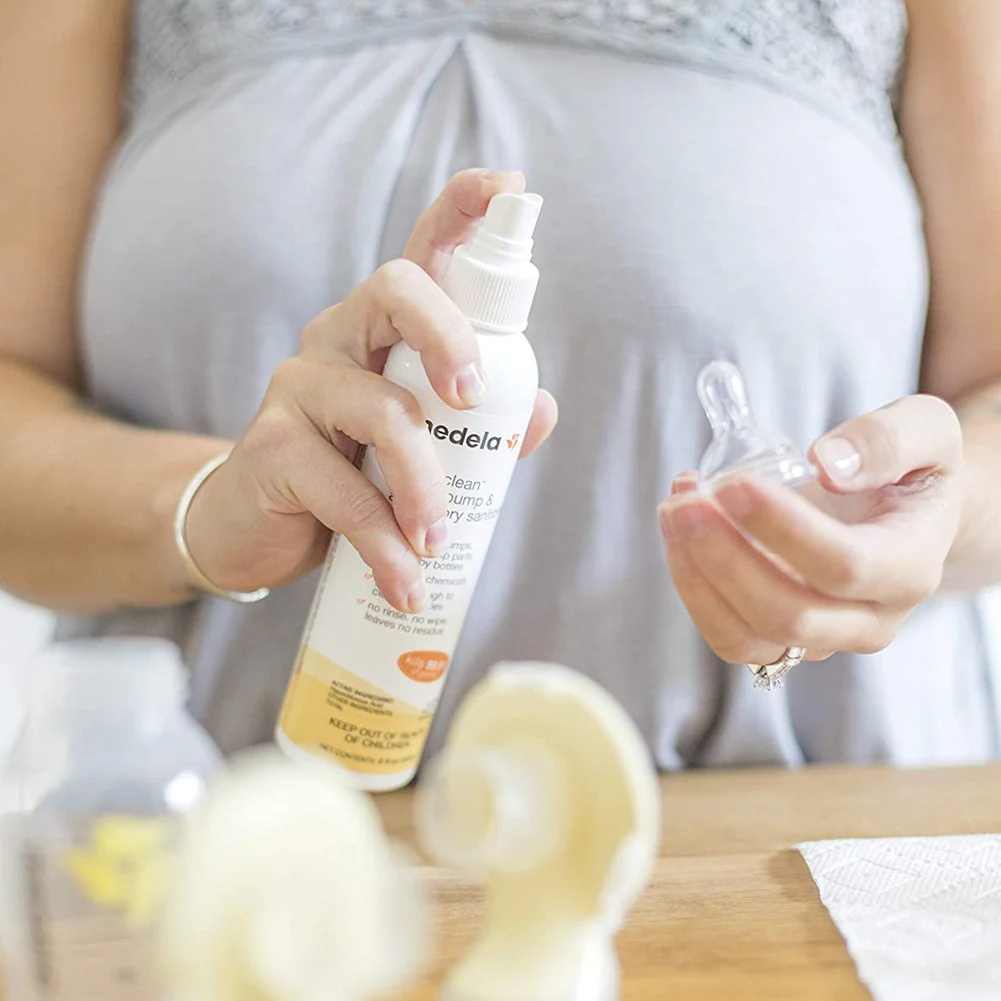 Medela Quick Clean Breast Pump and Accessory Sanitizer Spray (236 ml) - Image 3