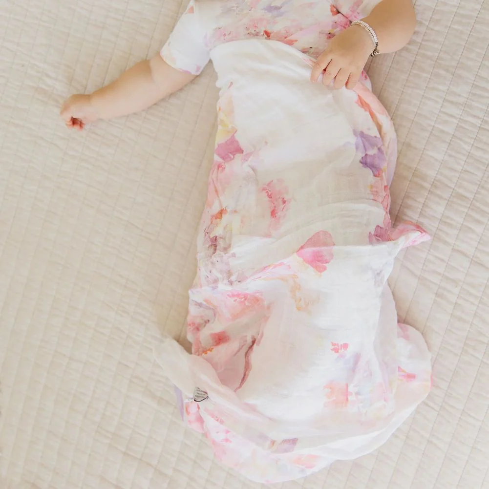 Oilo Cotton Muslin Swaddle Blanket - Image 5