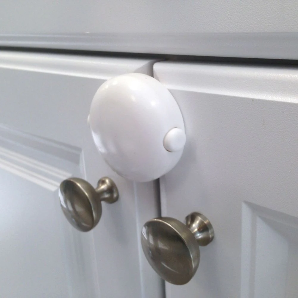 Qdos Double Door Lock - White Adhesive - Image 3