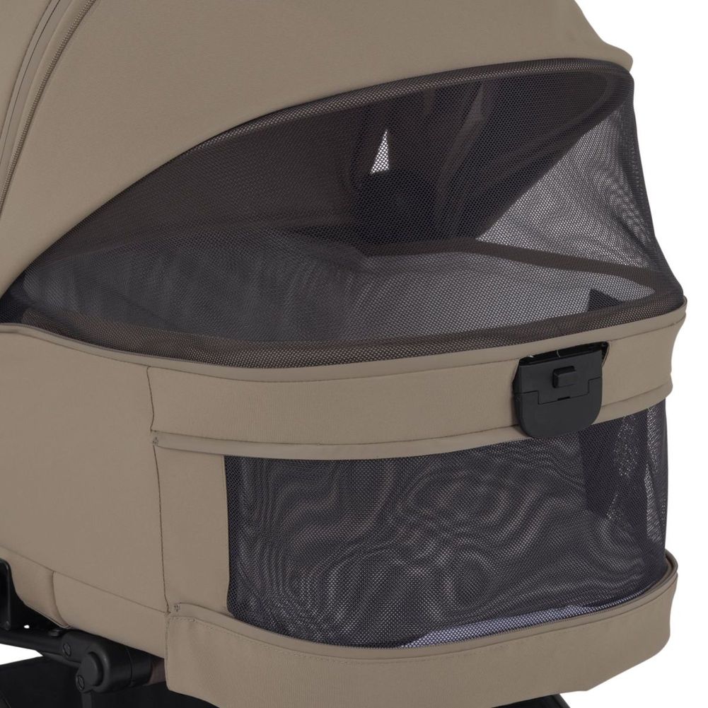 Silver Cross Nia Pod - Image 4