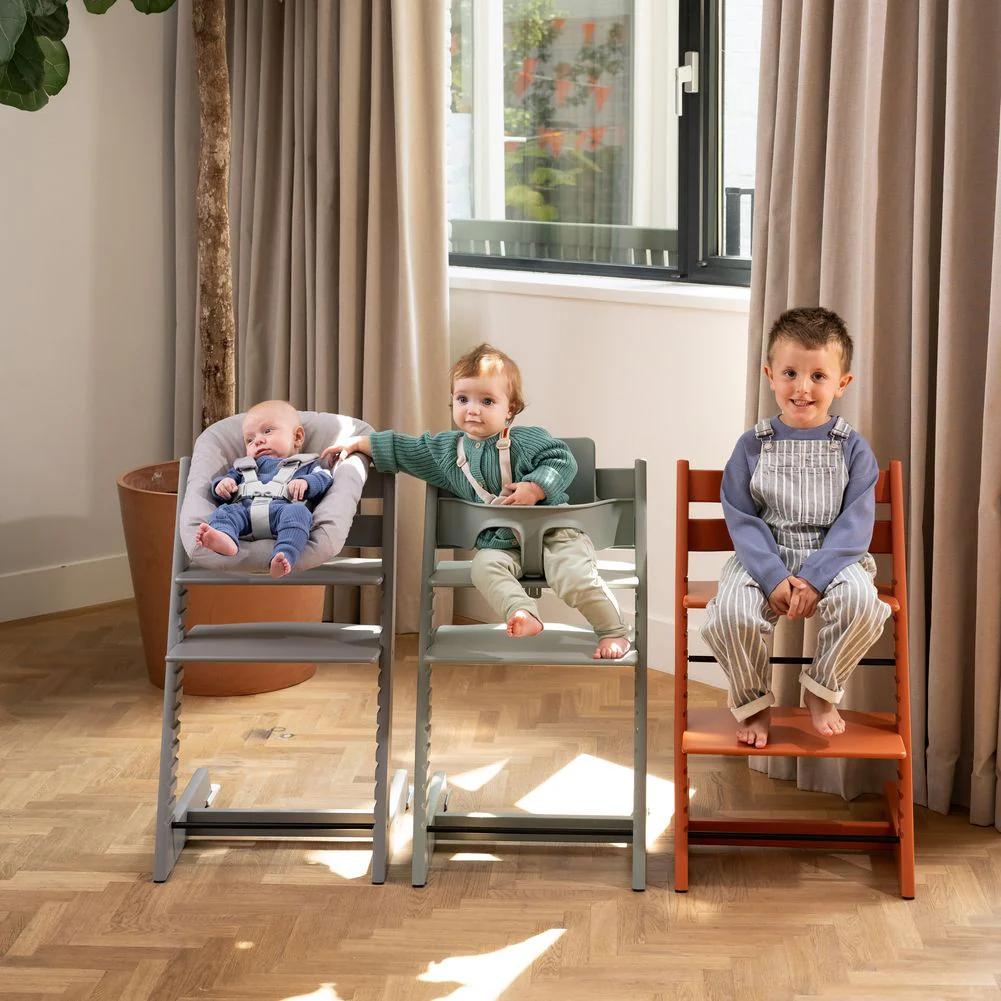 Stokke Tripp Trapp Oak High Chair2 and Anthracite Cushion with Newborn Set and Table Tray - Image 2